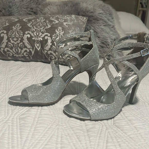 Ladies, high heels - Picture 1 of 3